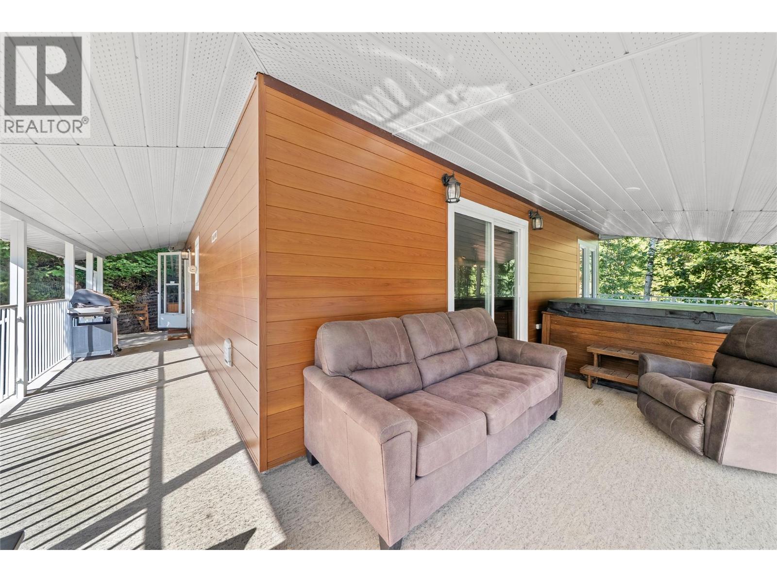 8 Old Town Road - Image 25