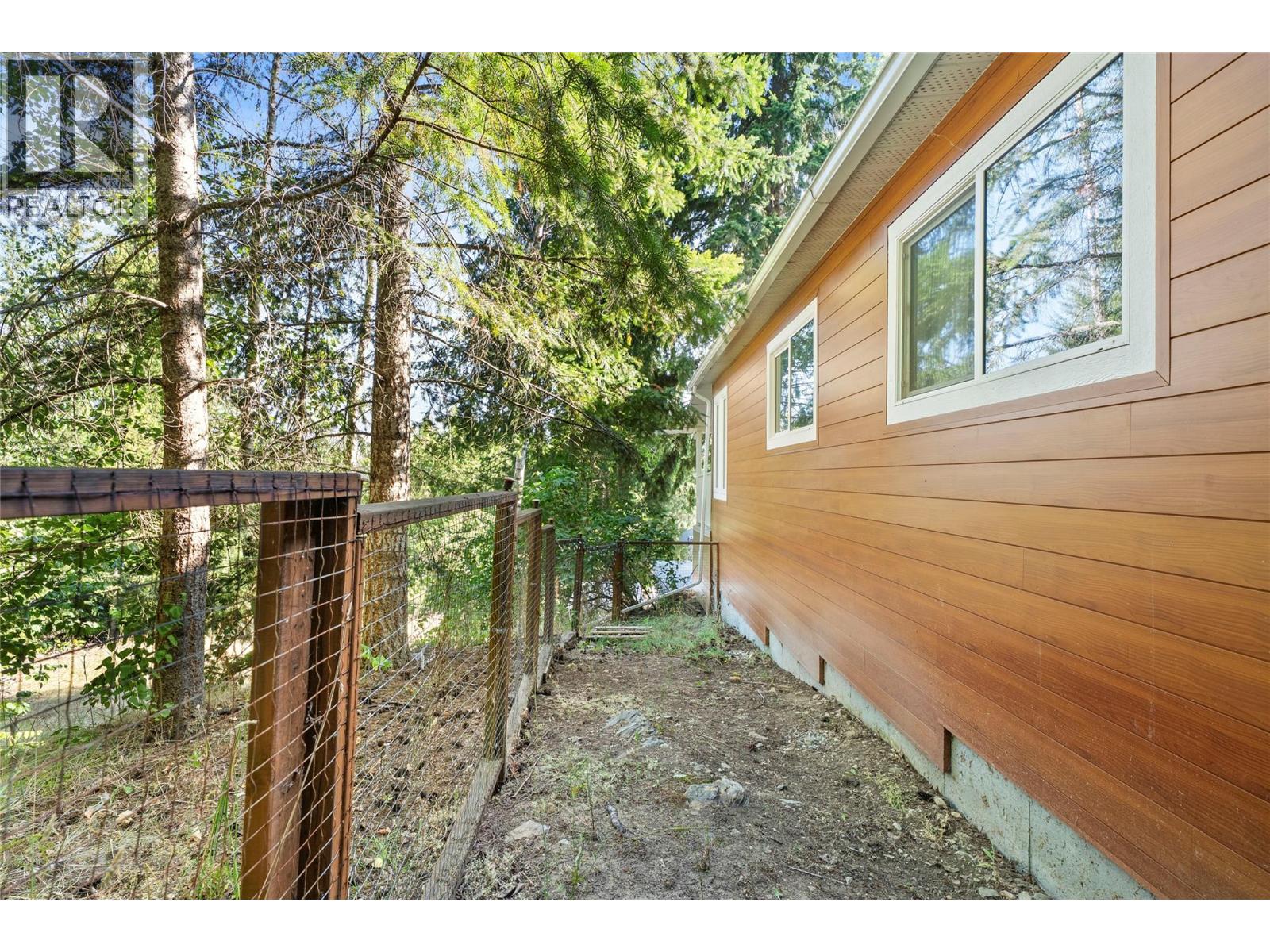 8 Old Town Road - Image 28