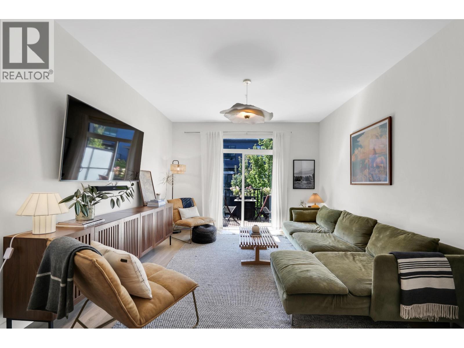 1379 MARINASIDE PLACE, Squamish