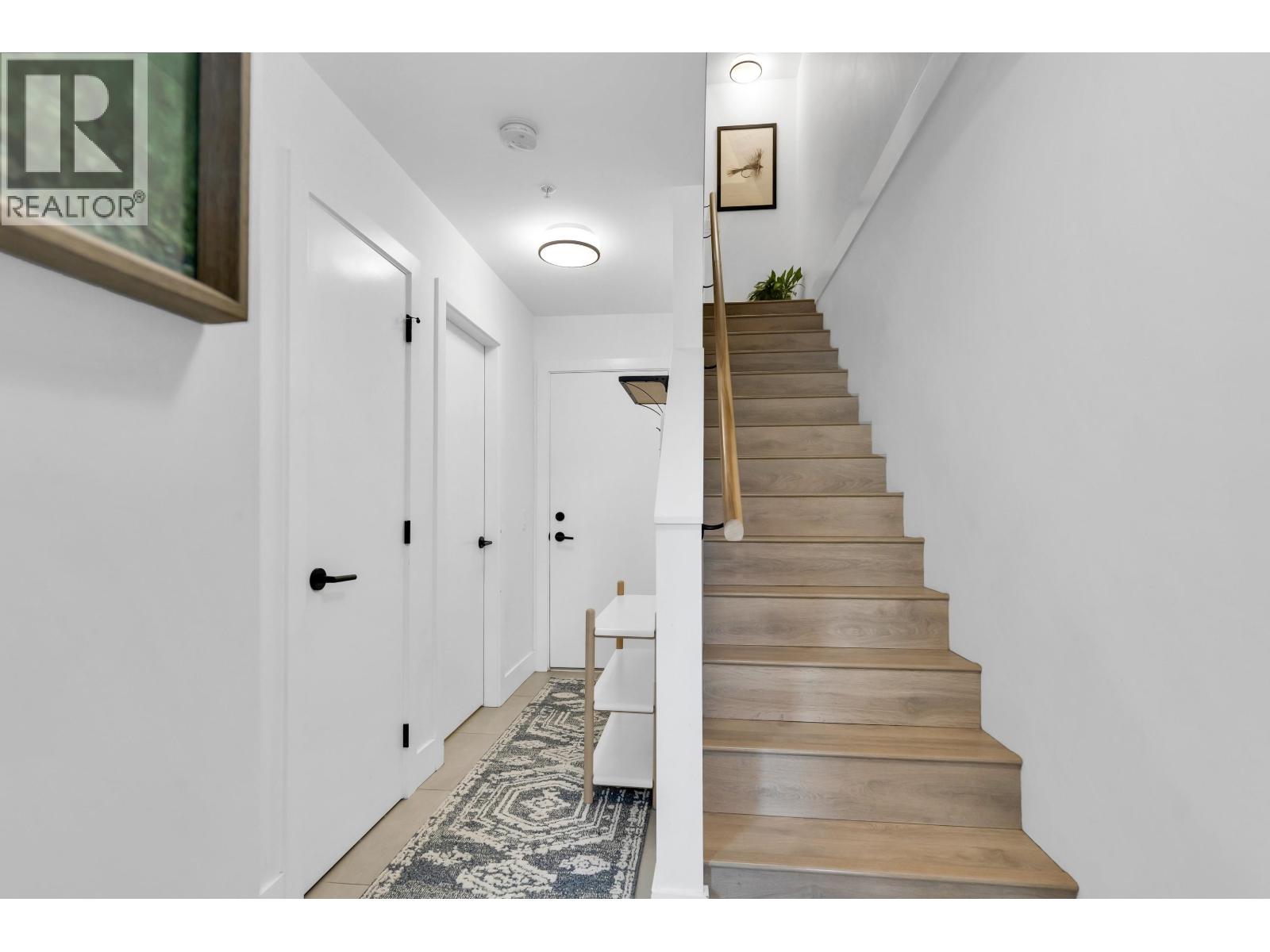 1379 MARINASIDE PLACE, Squamish