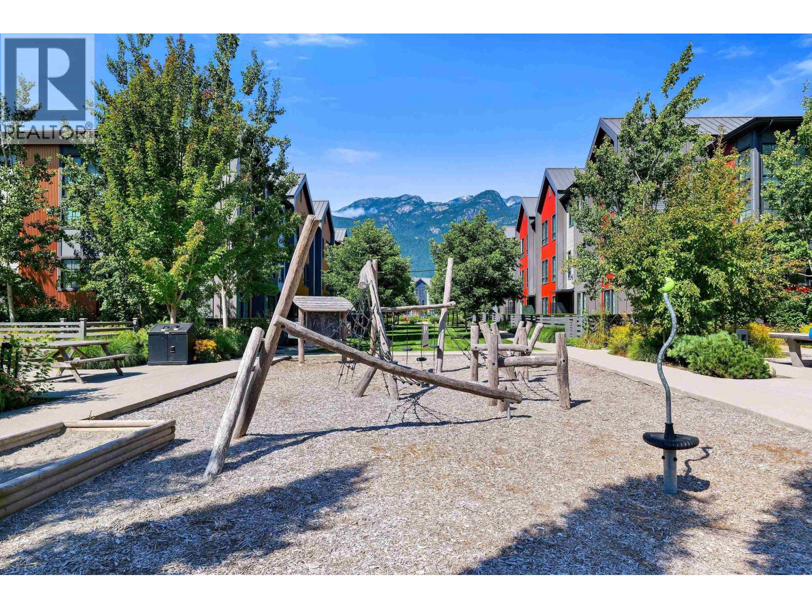 1379 MARINASIDE PLACE, Squamish