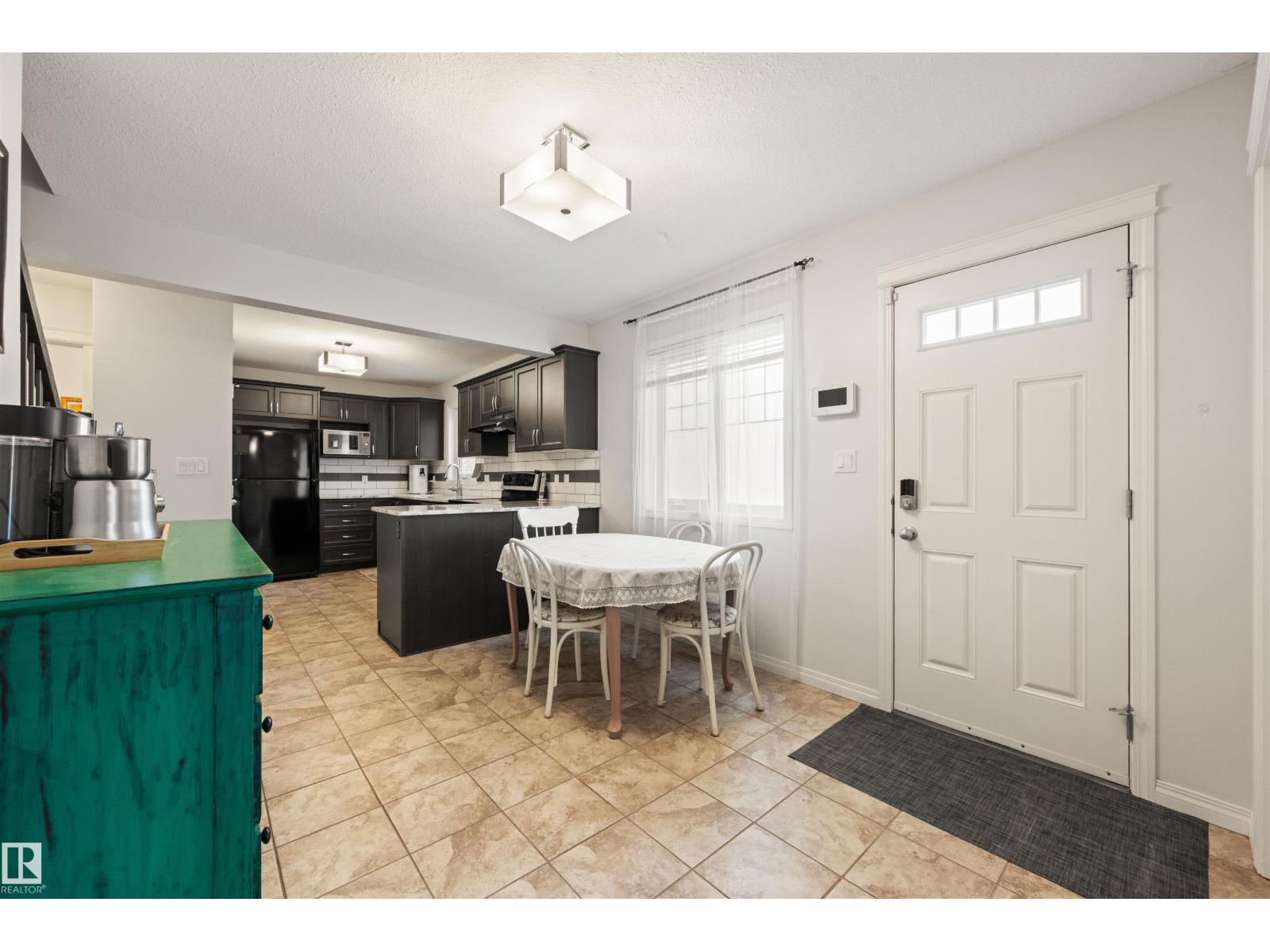 12425 111 Avenue NW - Photo 9