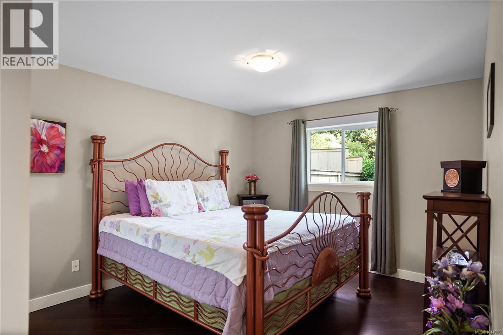 1084 Tatlow Rd - 12