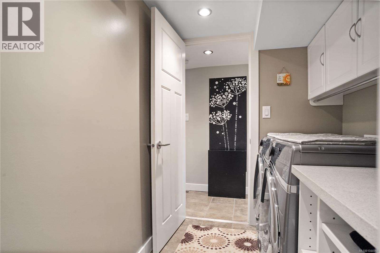 1084 Tatlow Rd - Image 21
