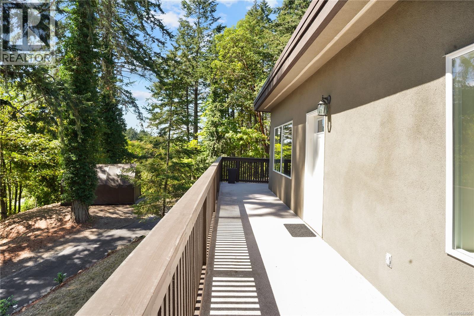 1084 Tatlow Rd - 26