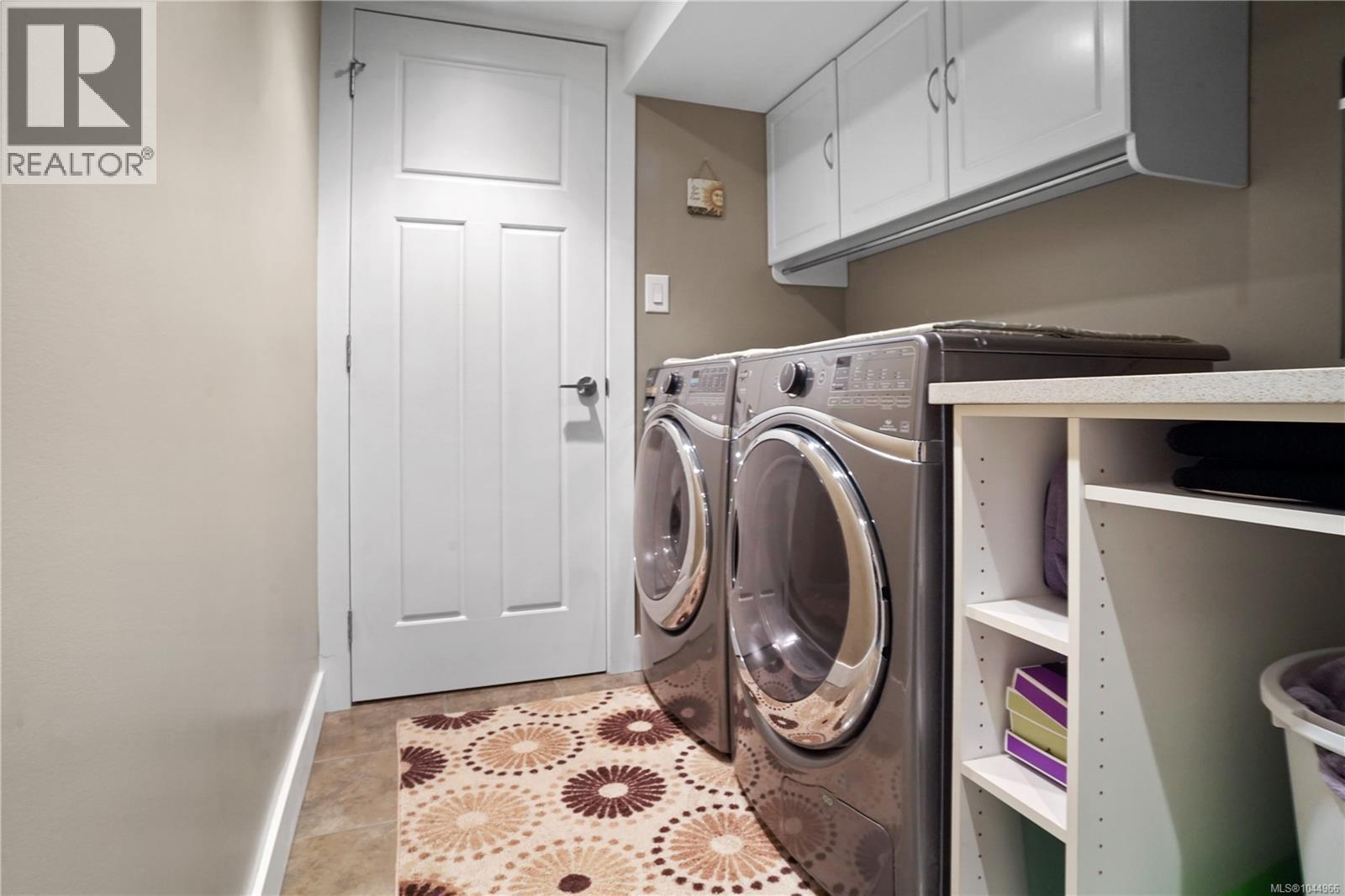 1084 Tatlow Rd - Image 37