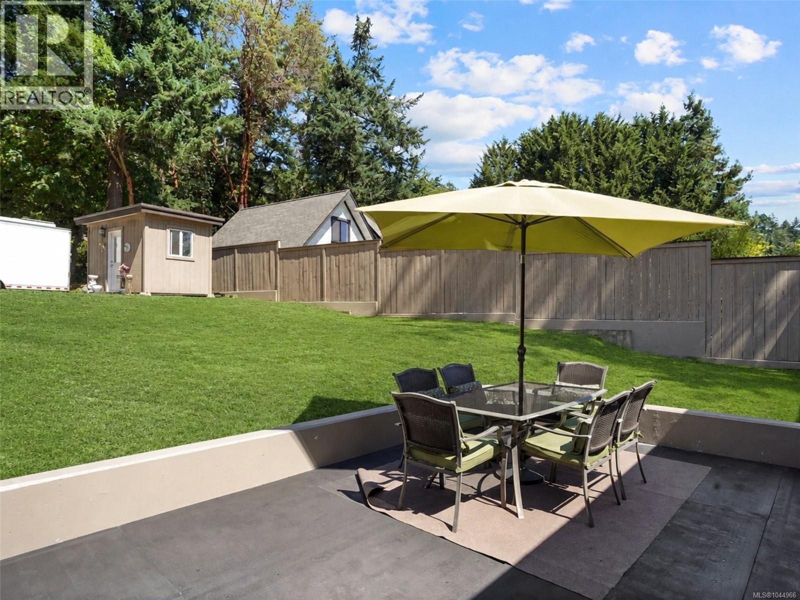 1084 Tatlow Rd - 55