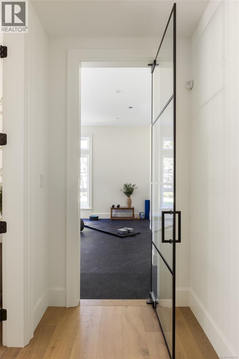 2060 Pinehurst Terr - Image 46