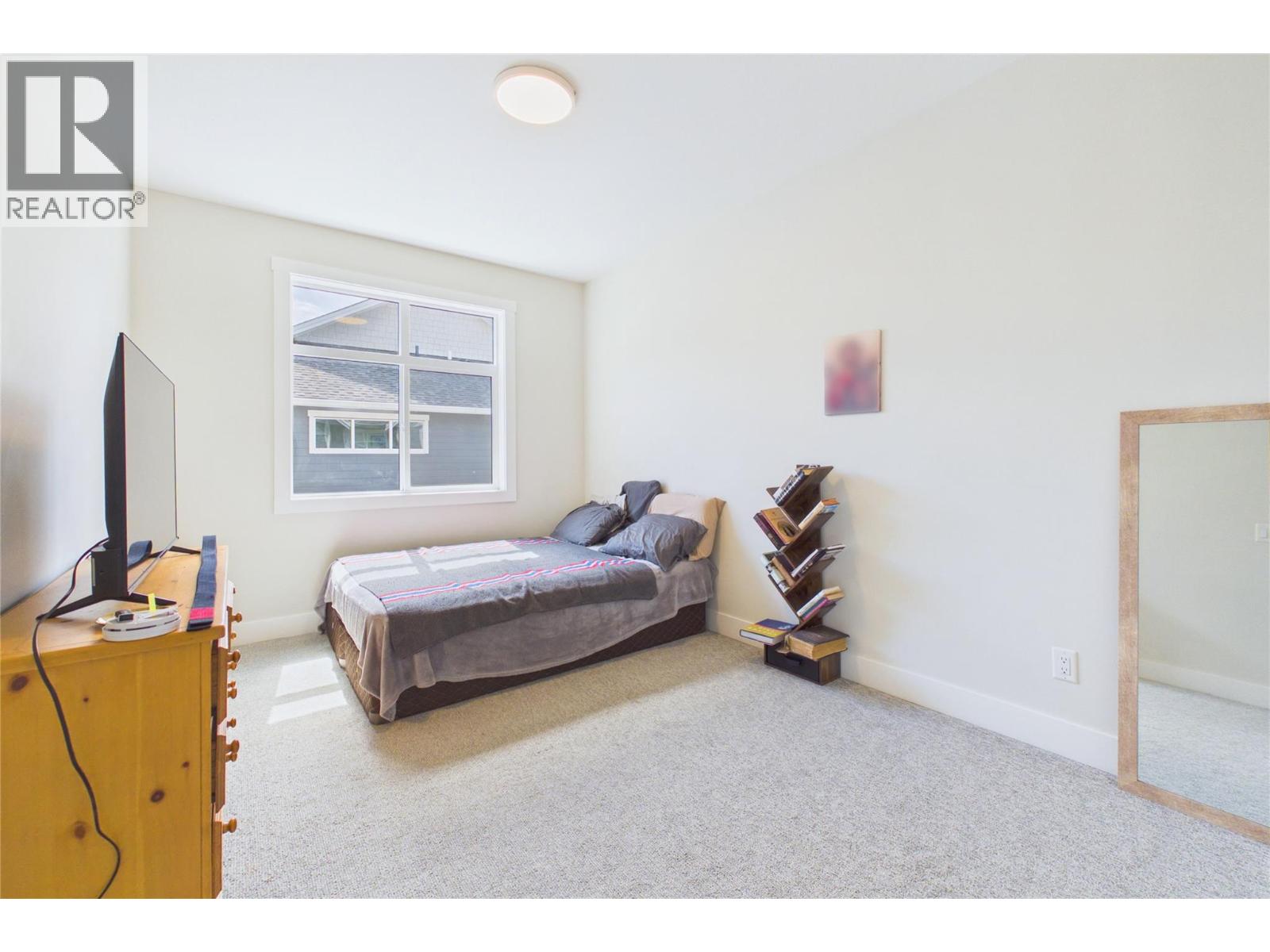 #7 115 Wyndham Crescent - 15