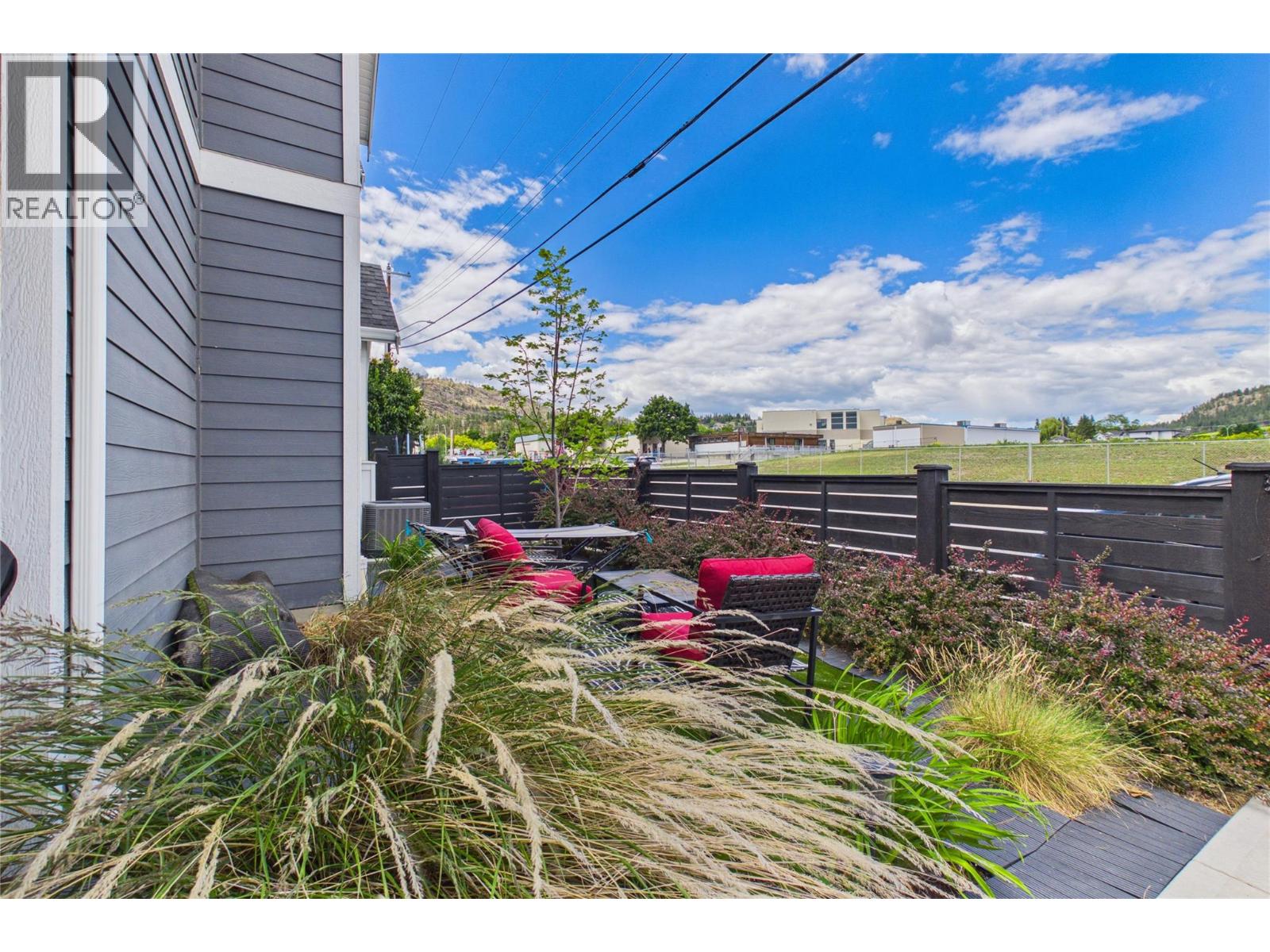 #7 115 Wyndham Crescent - 30