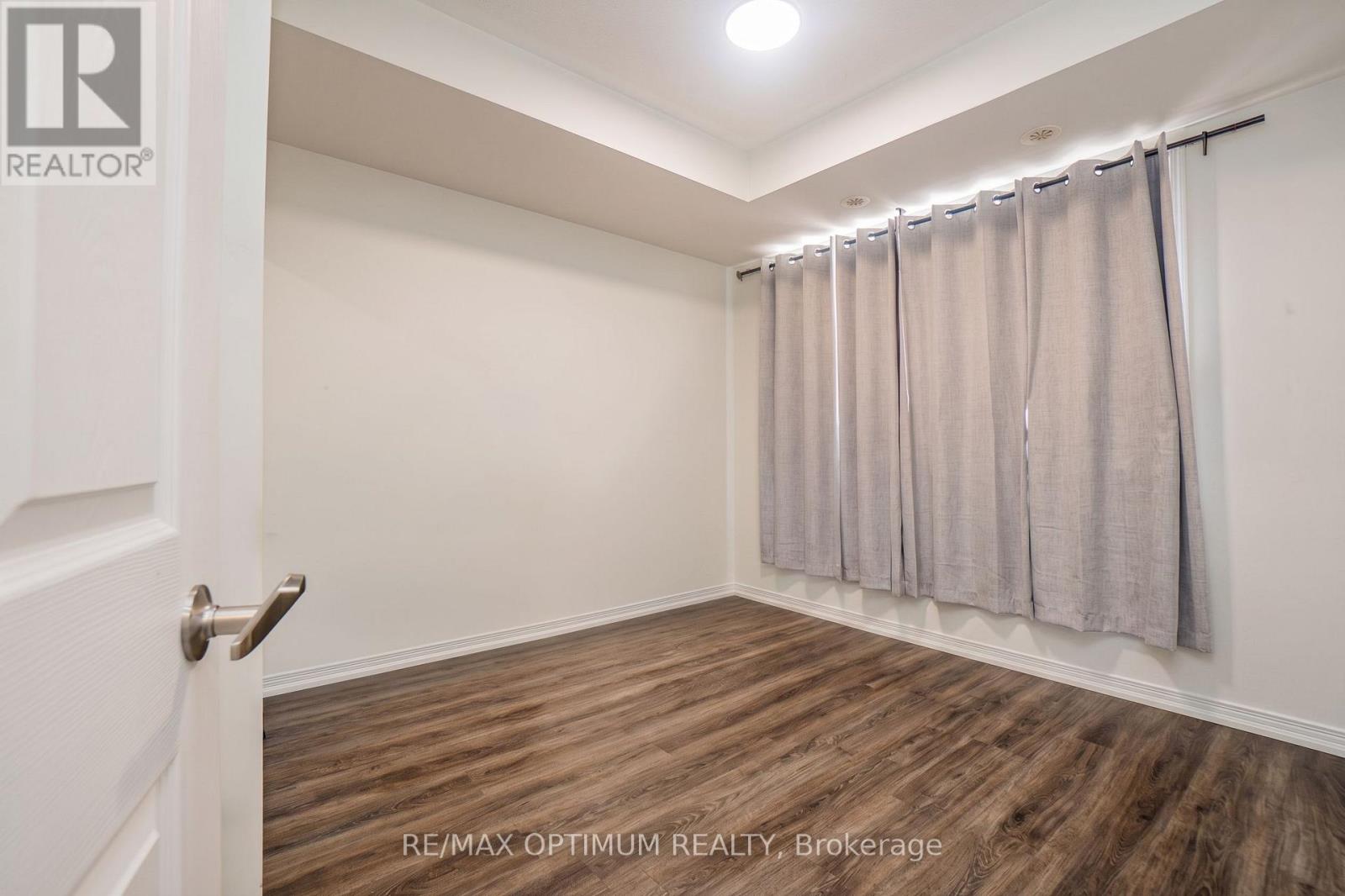 #315 50 SKY HARBOUR DRIVE - 19