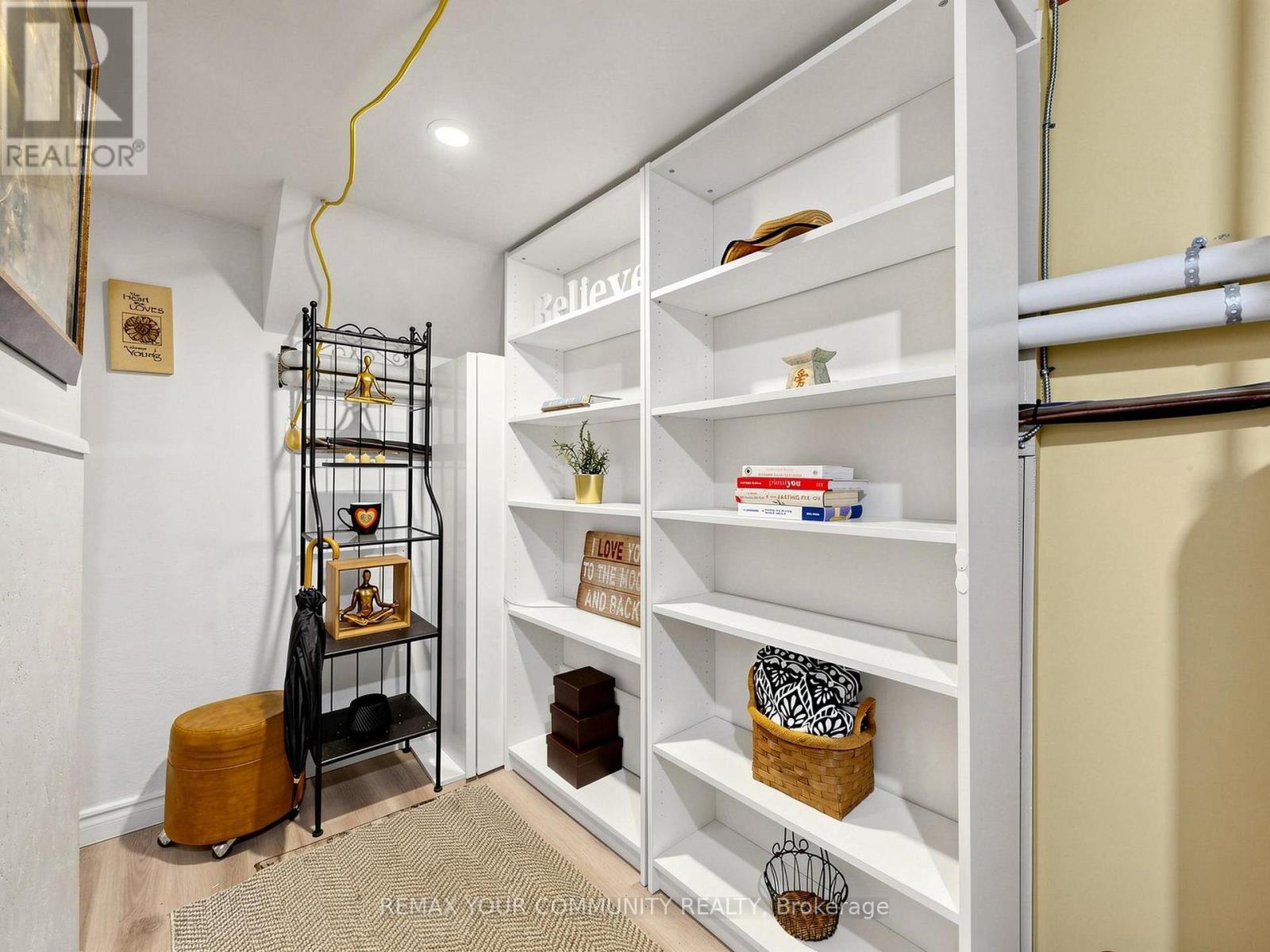 #16 72 ASHGLEN WAY - Image 42