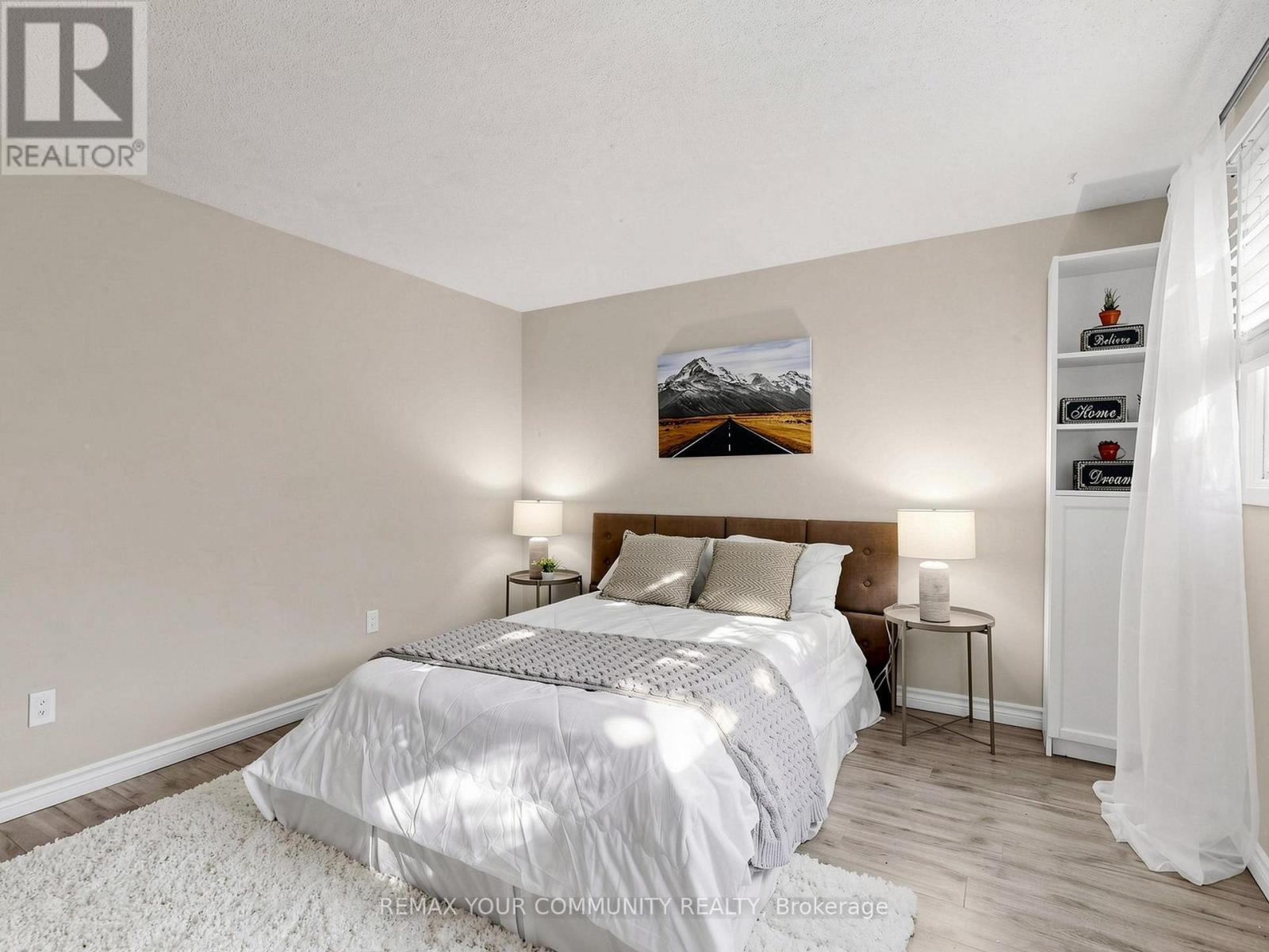 #16 72 ASHGLEN WAY - 28