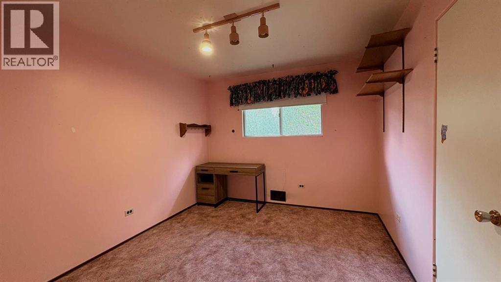 718 10 Street - Image 14