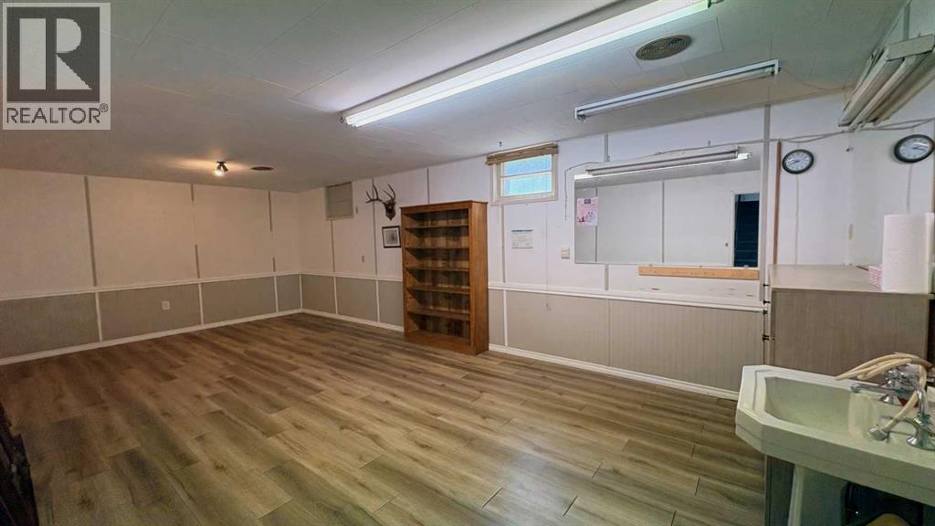 718 10 Street - Image 15
