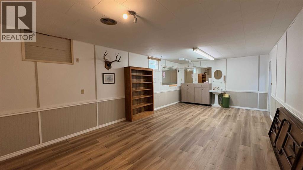 718 10 Street - Image 16