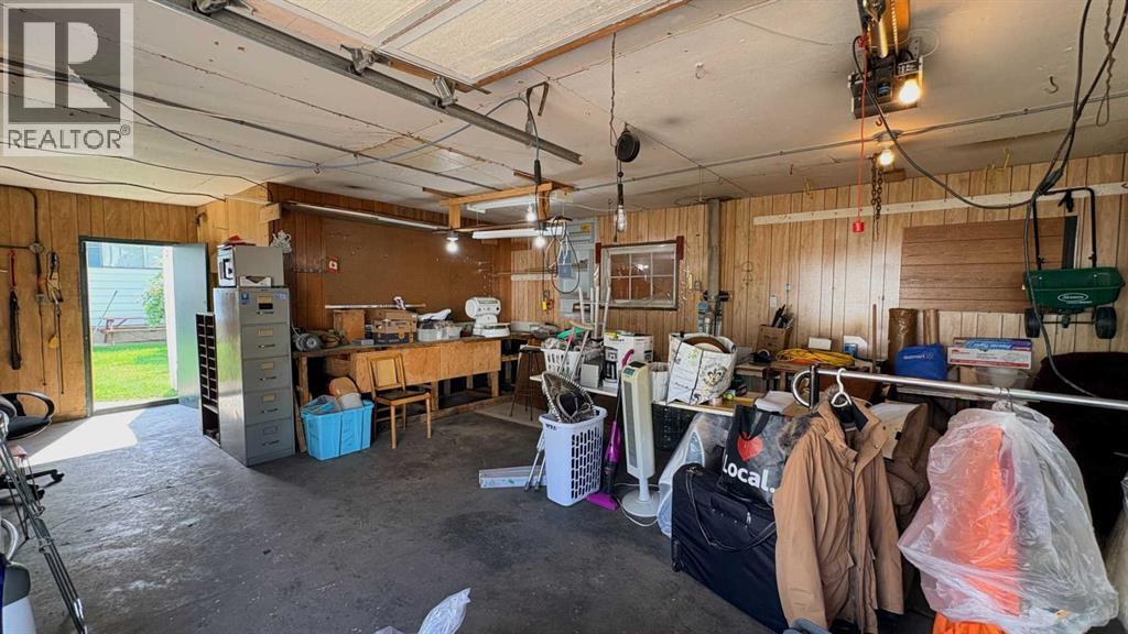 718 10 Street - Image 24