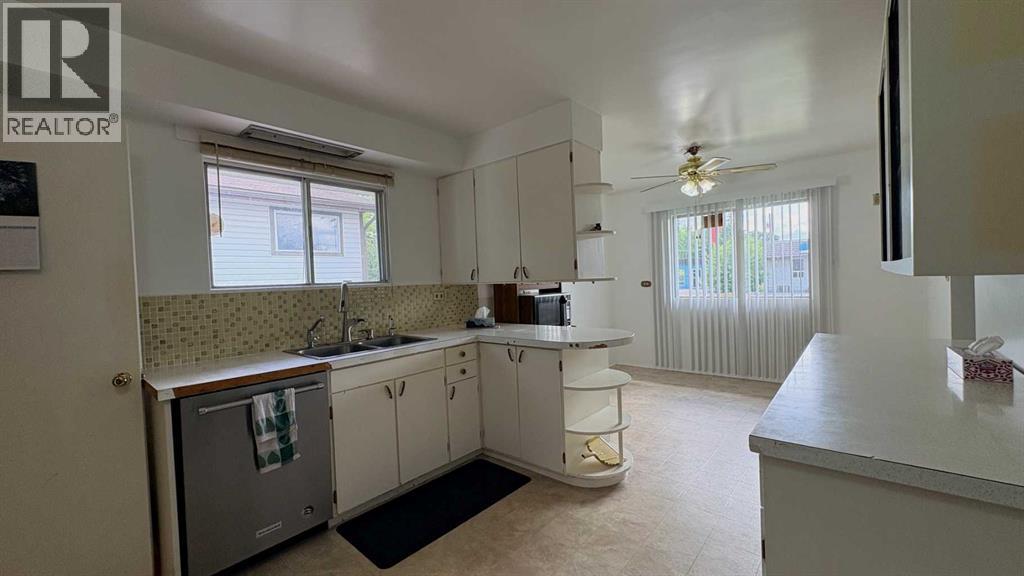 718 10 Street - Image 5
