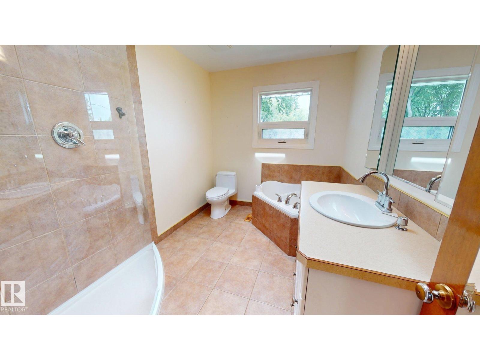 9503 77 Street NW - Photo 14