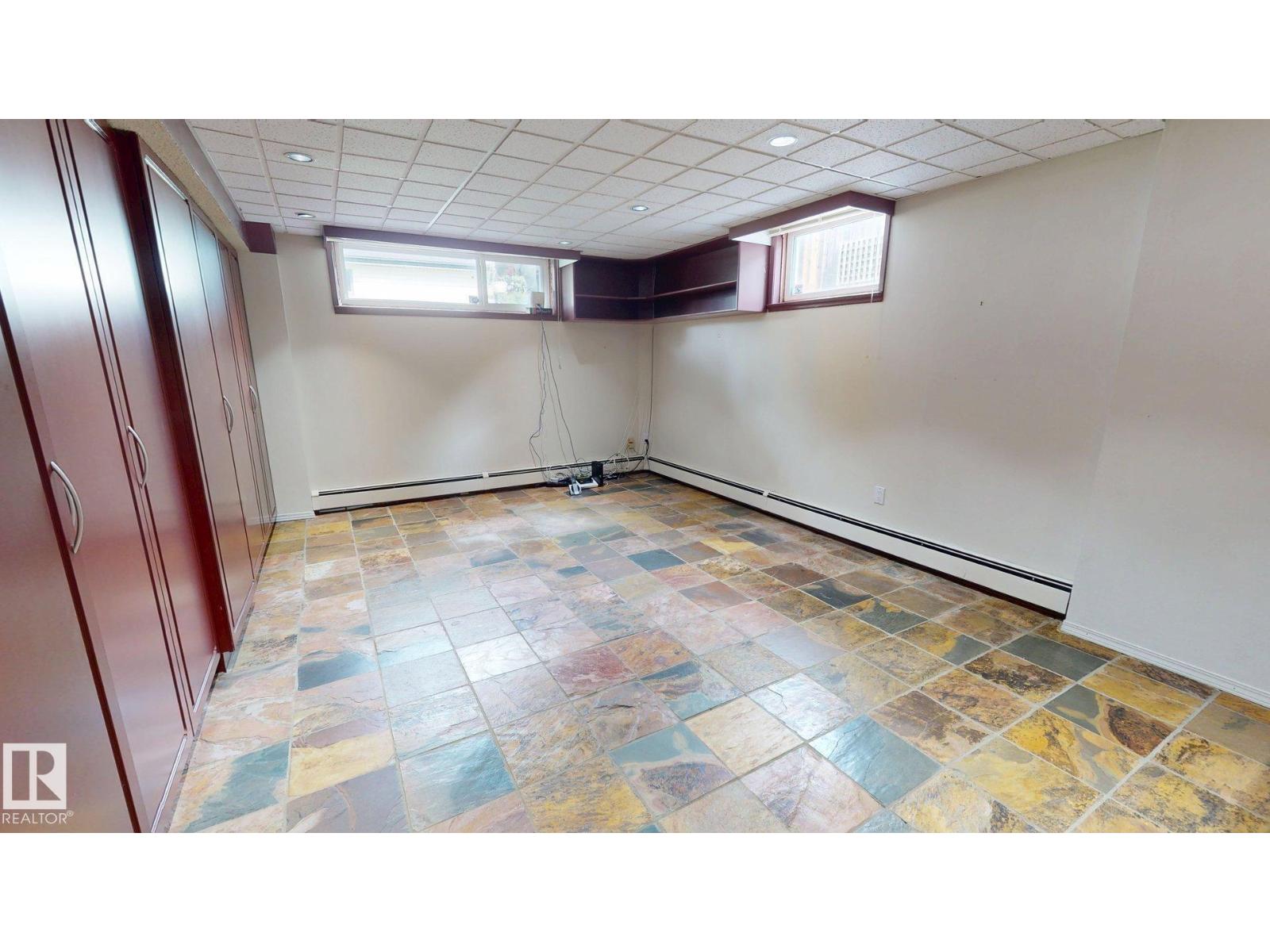 9503 77 Street NW - Photo 21