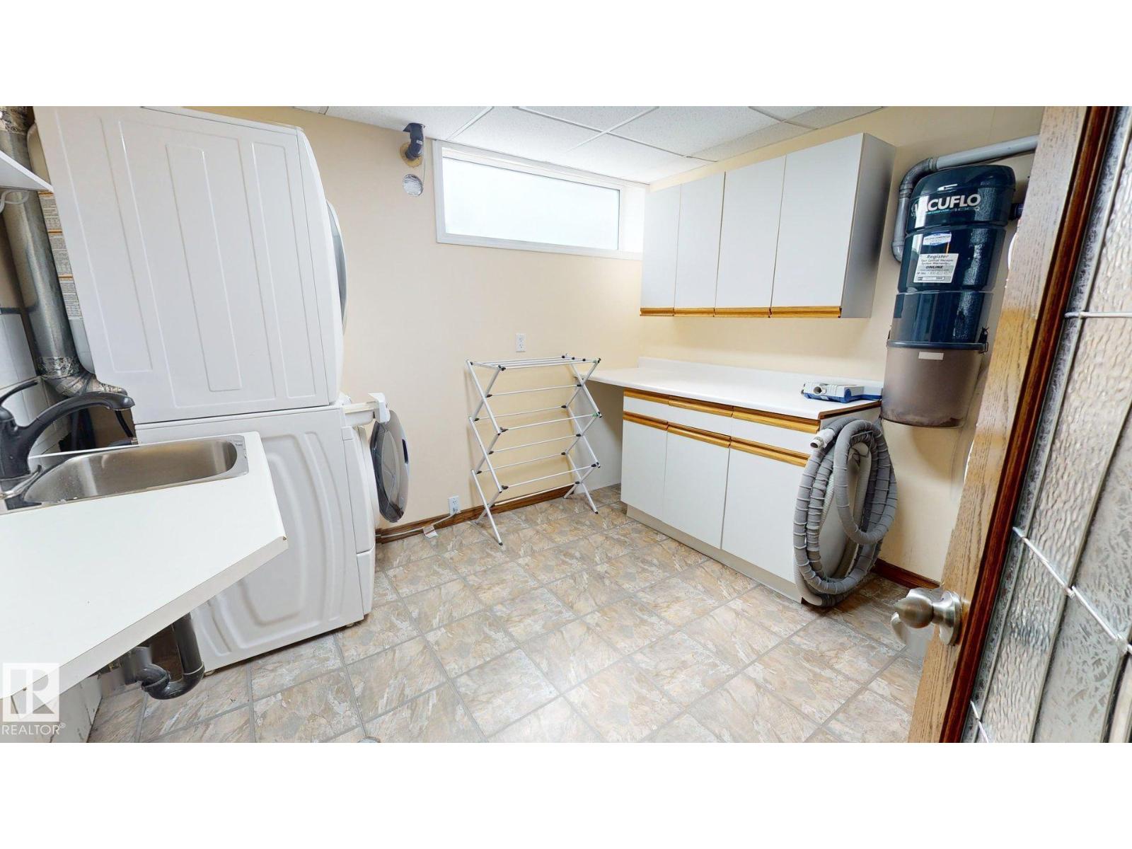 9503 77 ST NW - 28