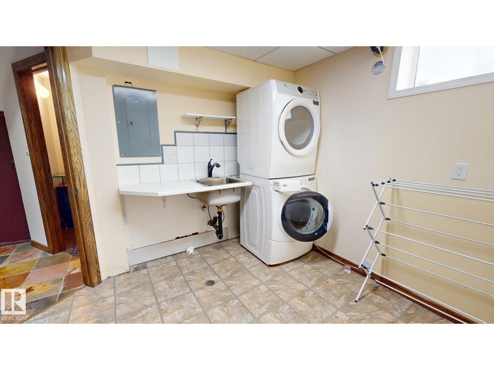 9503 77 ST NW - 29