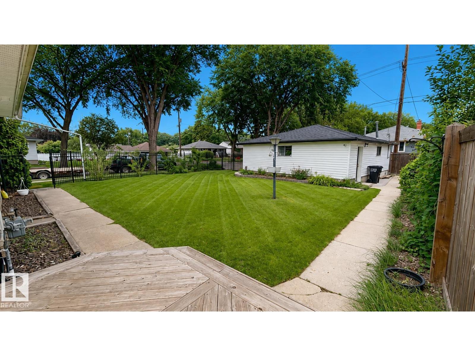 9503 77 Street NW - Photo 30