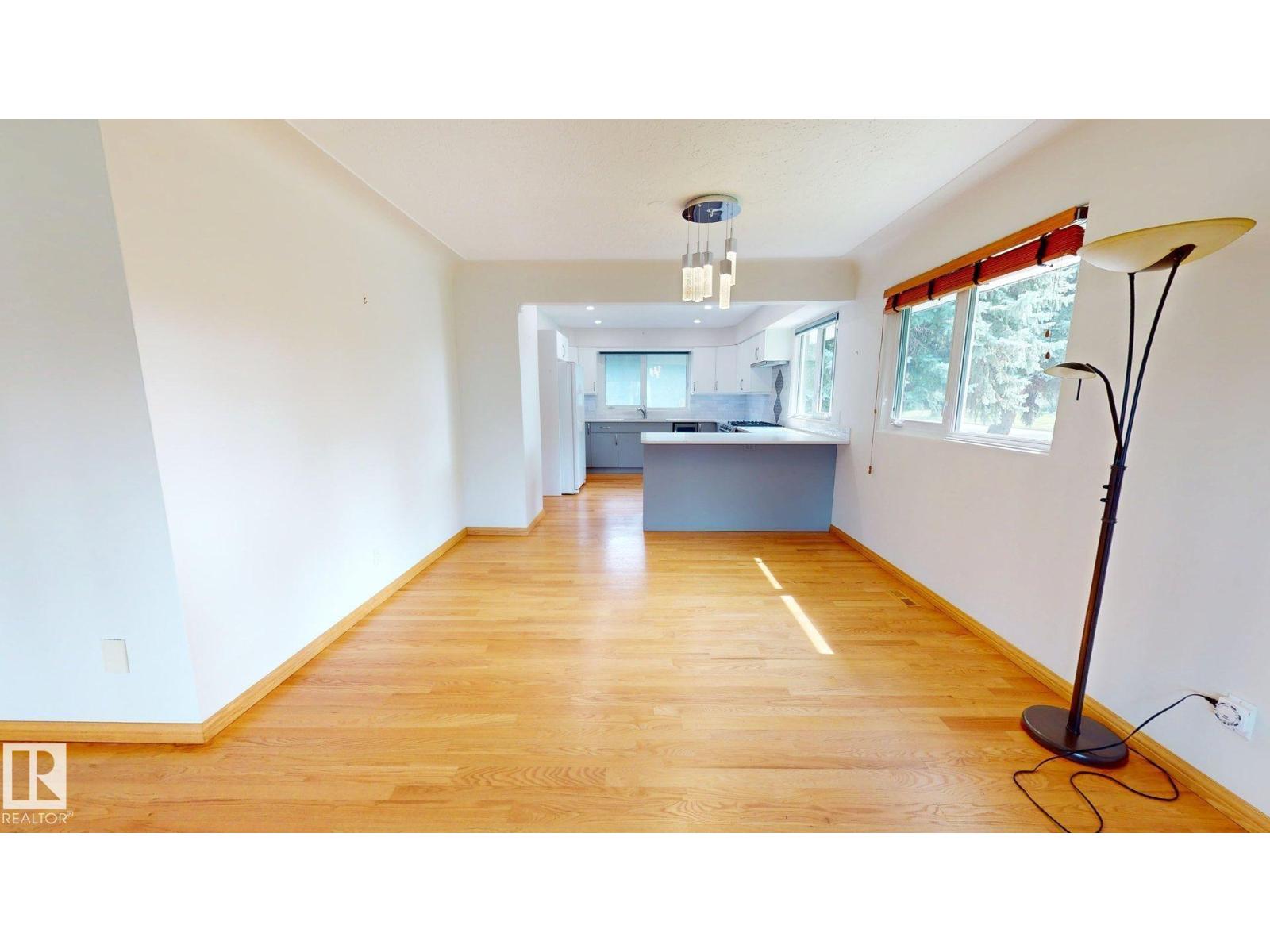 9503 77 ST NW - 5