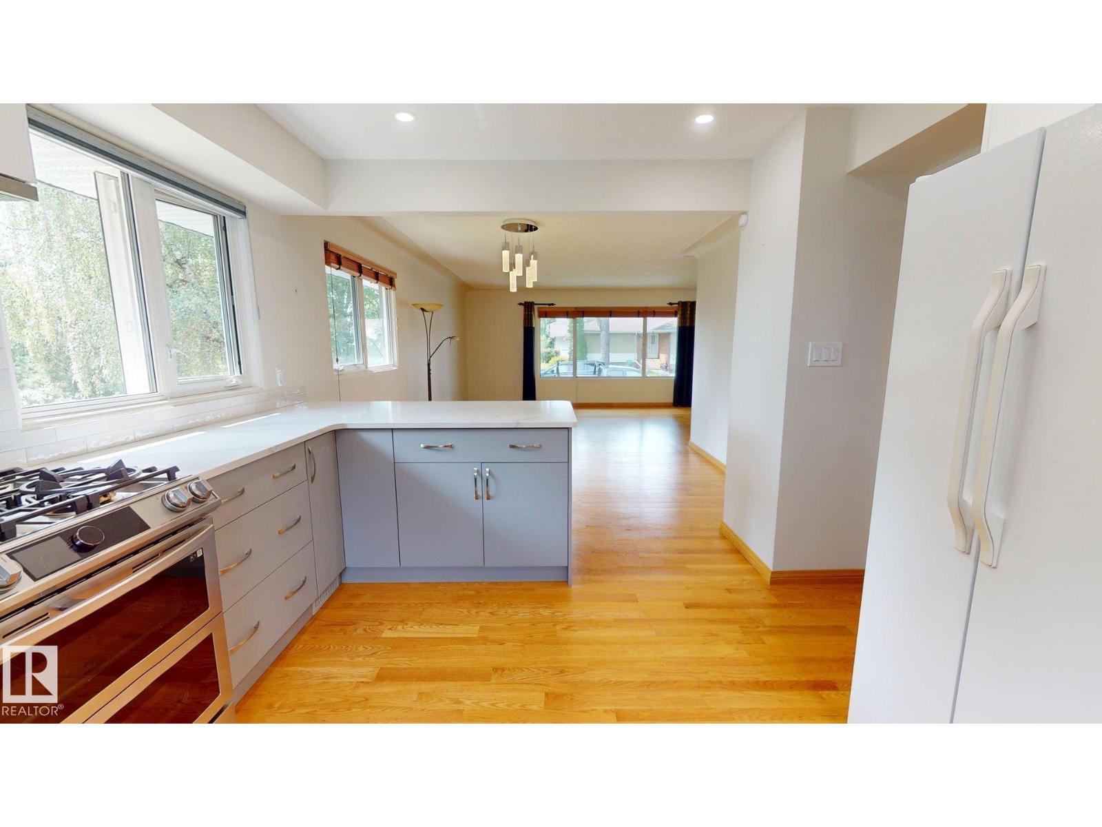9503 77 Street NW - Photo 9
