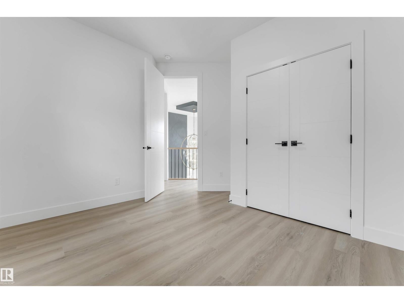 6281 19 Street NE - Photo 32