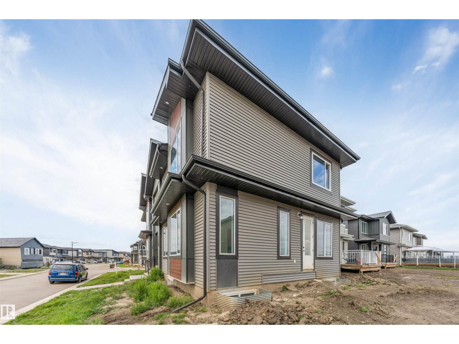 6281 19 Street NE - Photo 46