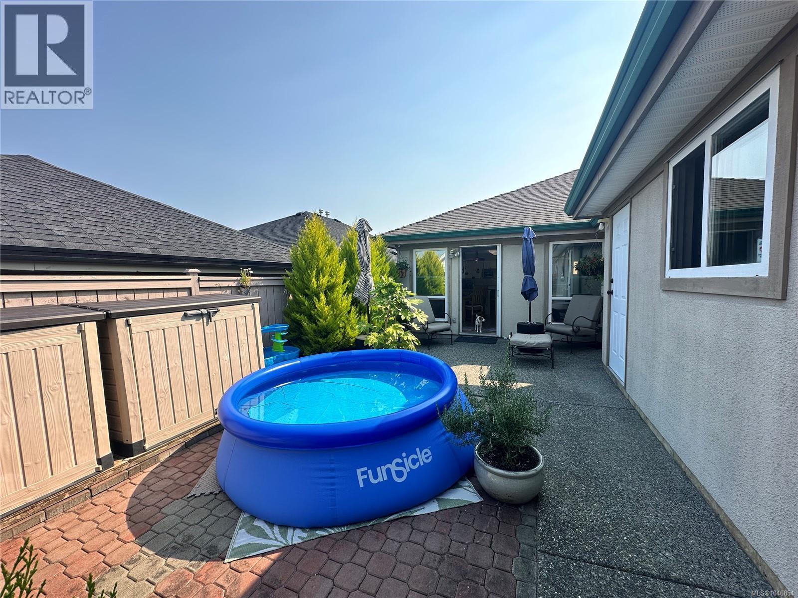 533 Hampstead St - Image 13