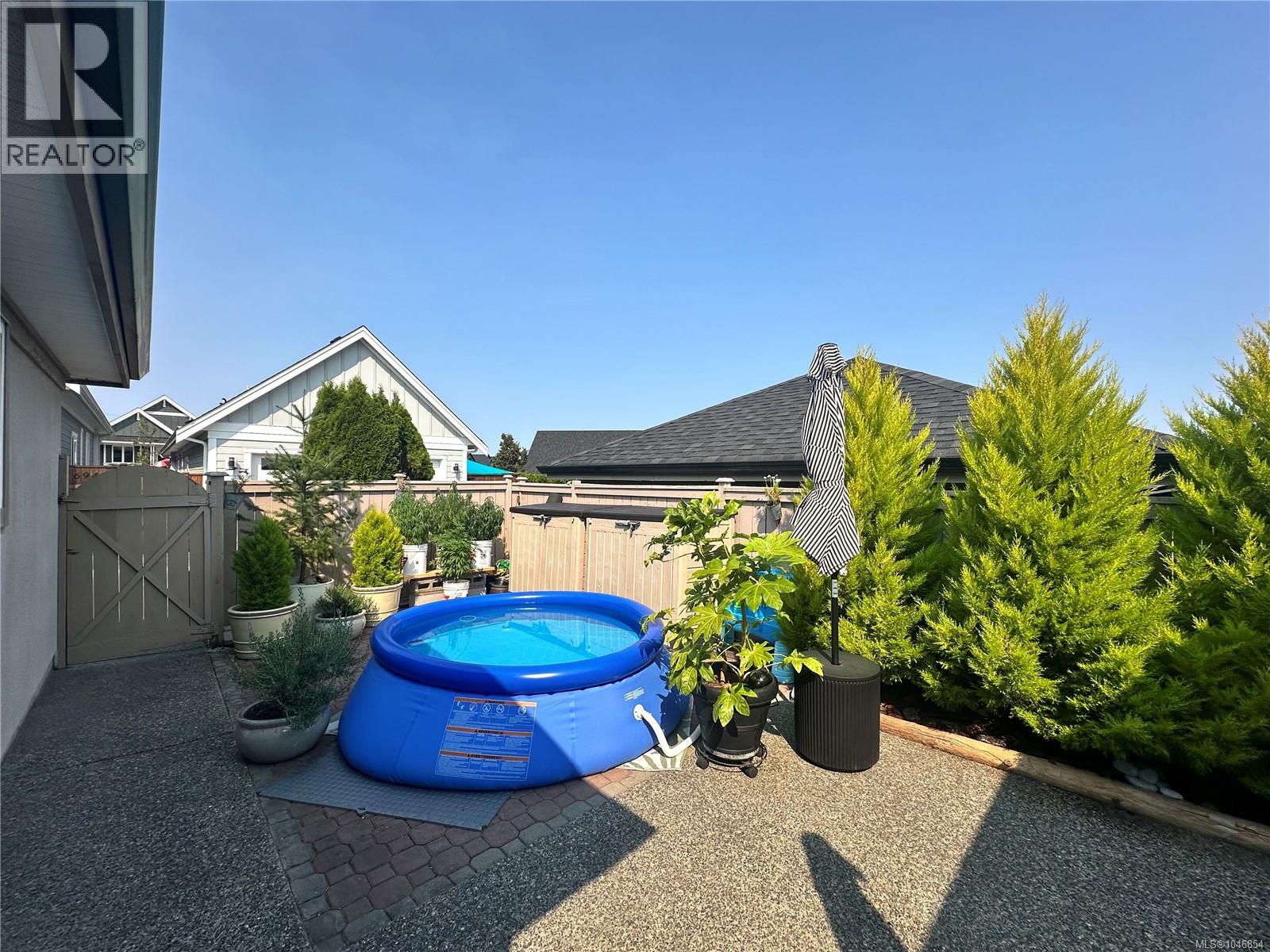 533 Hampstead St - 14