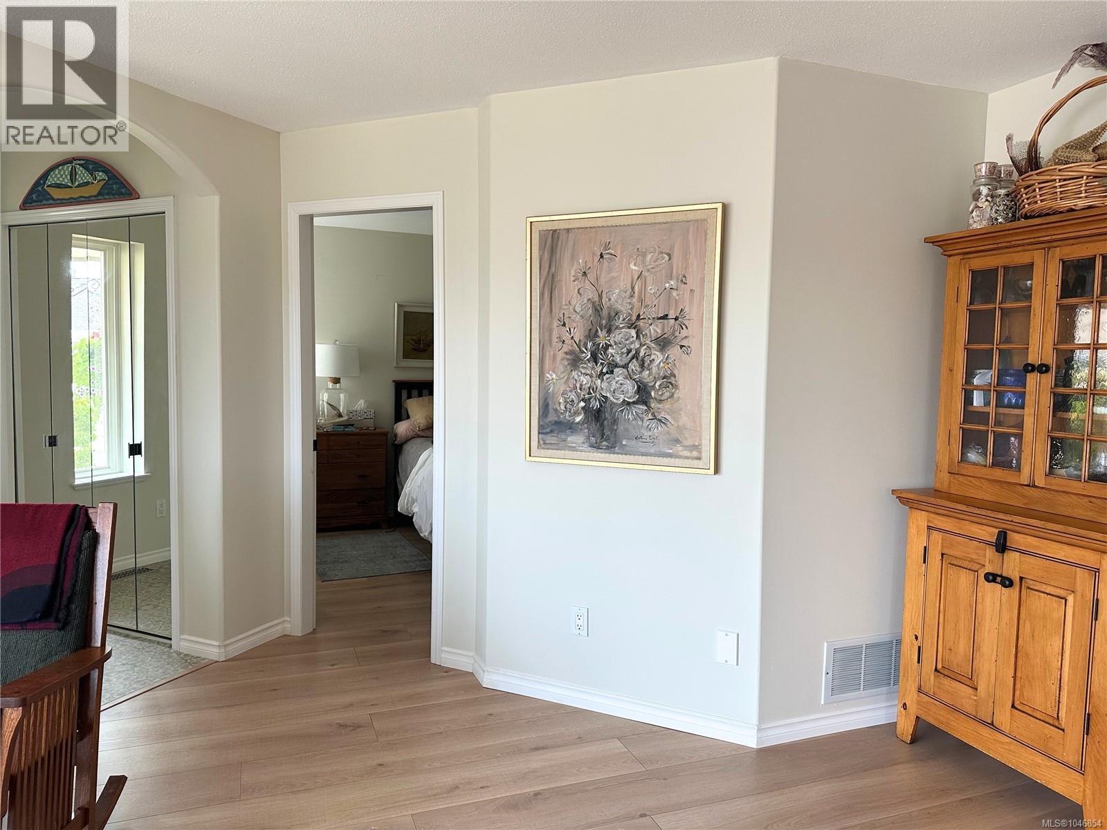 533 Hampstead St - Image 18