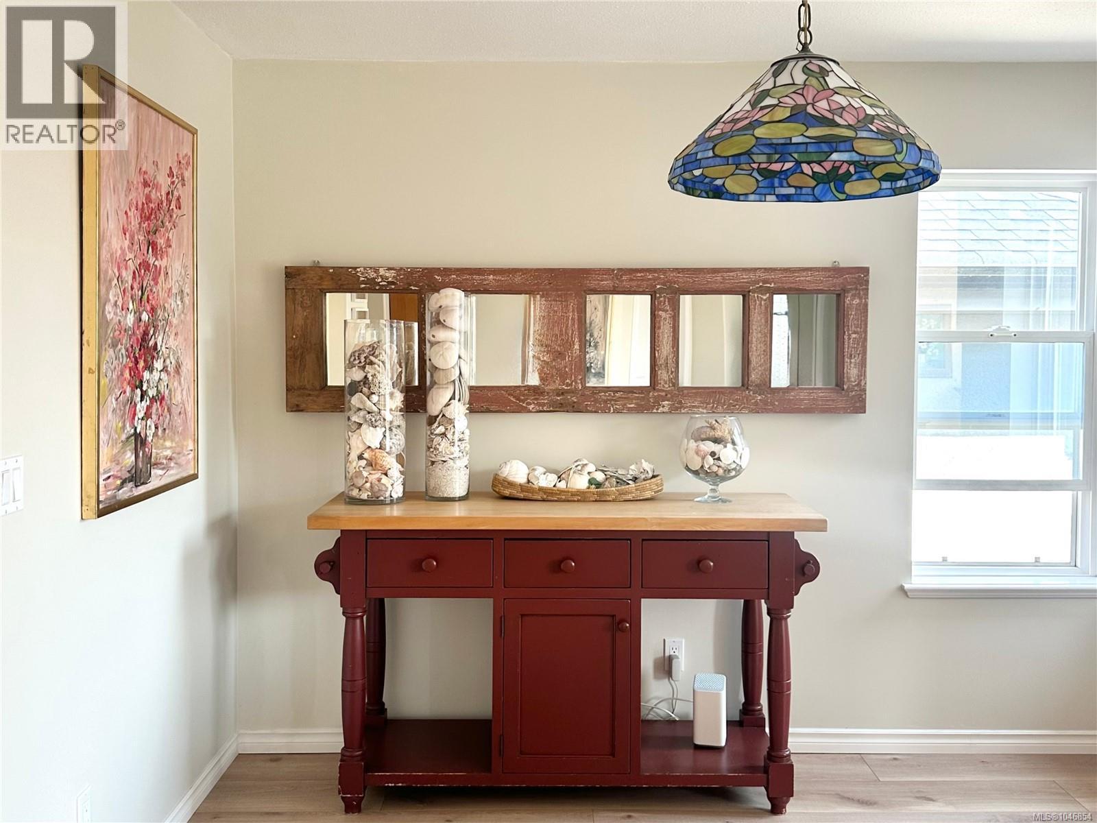533 Hampstead St - Image 4