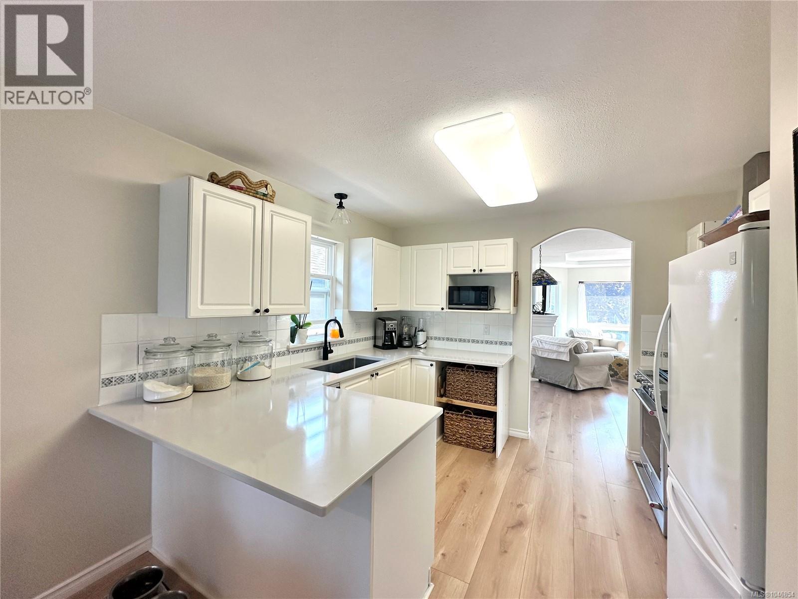 533 Hampstead St - Image 5