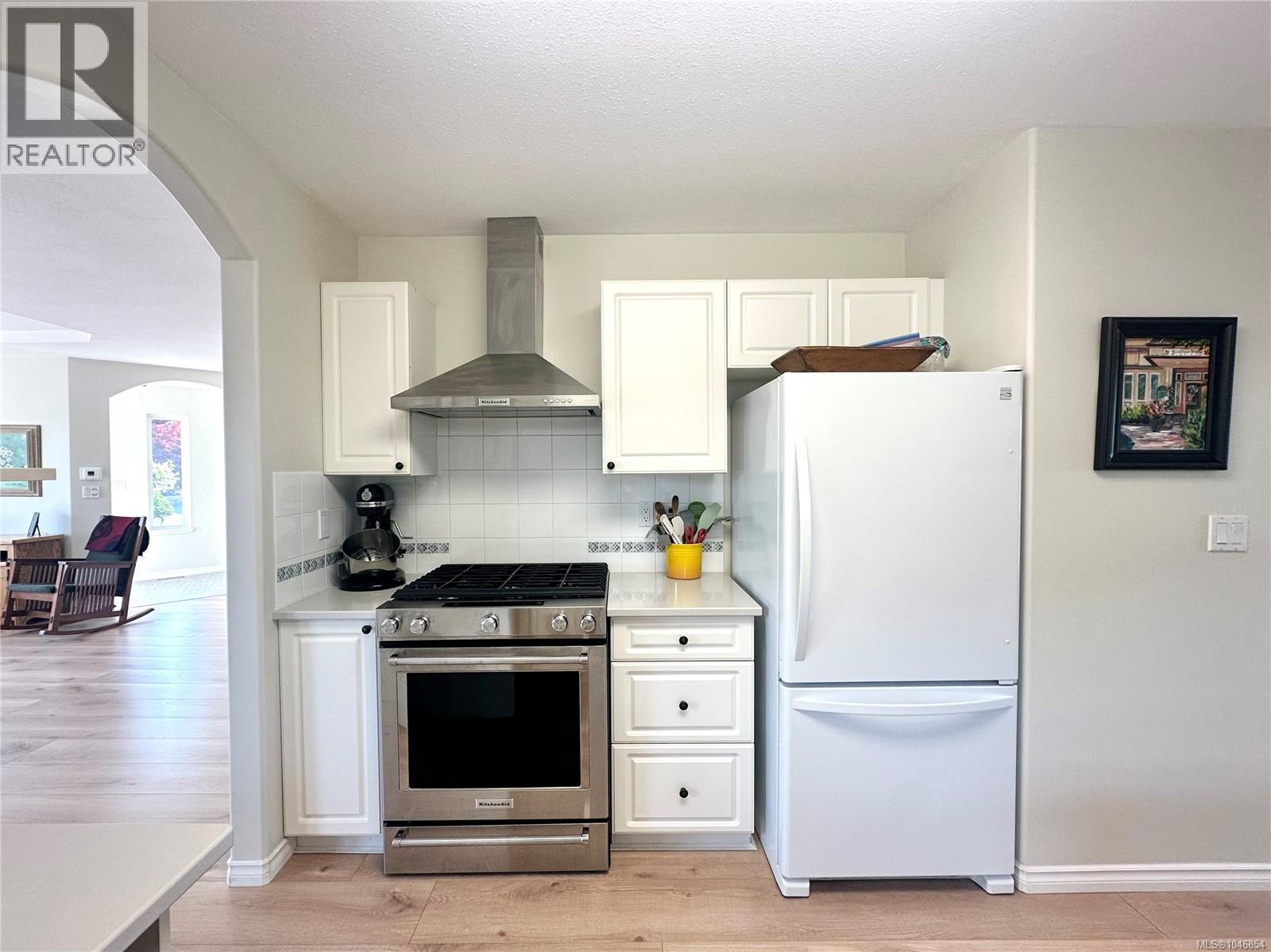 533 Hampstead St - 7