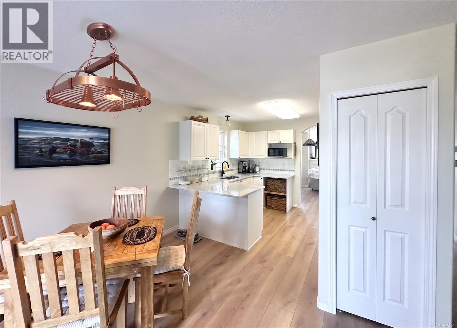 533 Hampstead St - Image 9