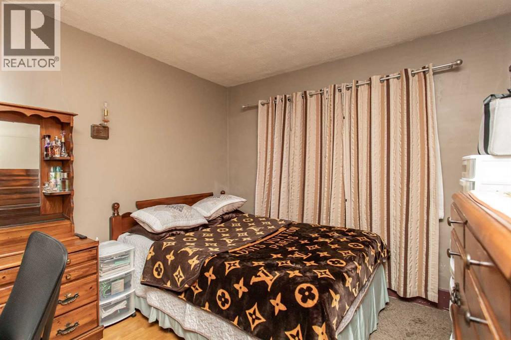 5423 50 Avenue - 11