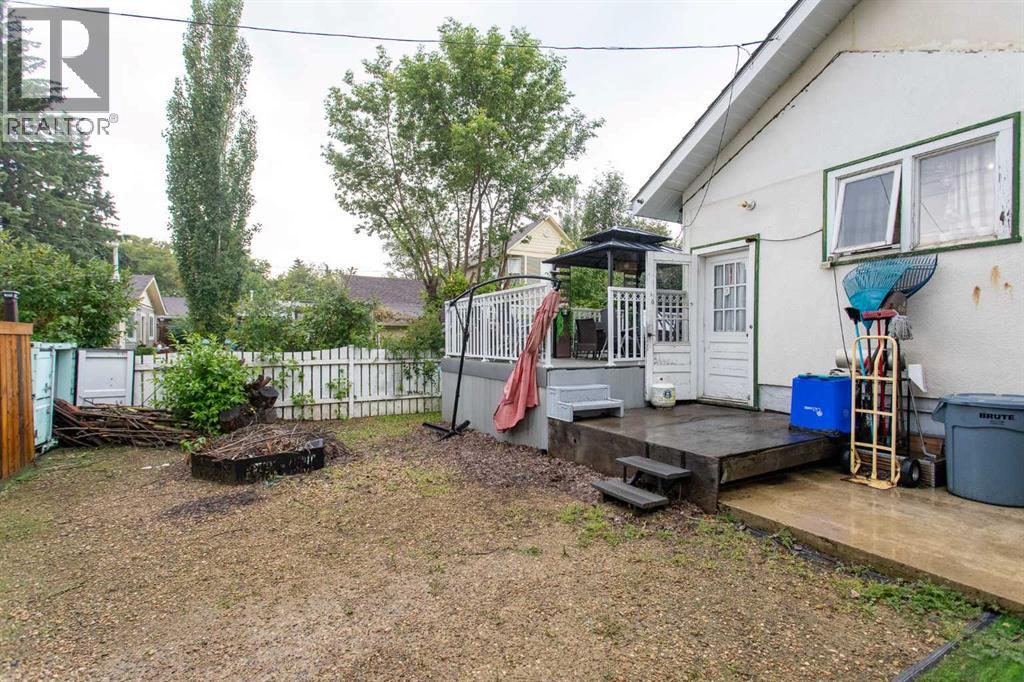 5423 50 Avenue - 23
