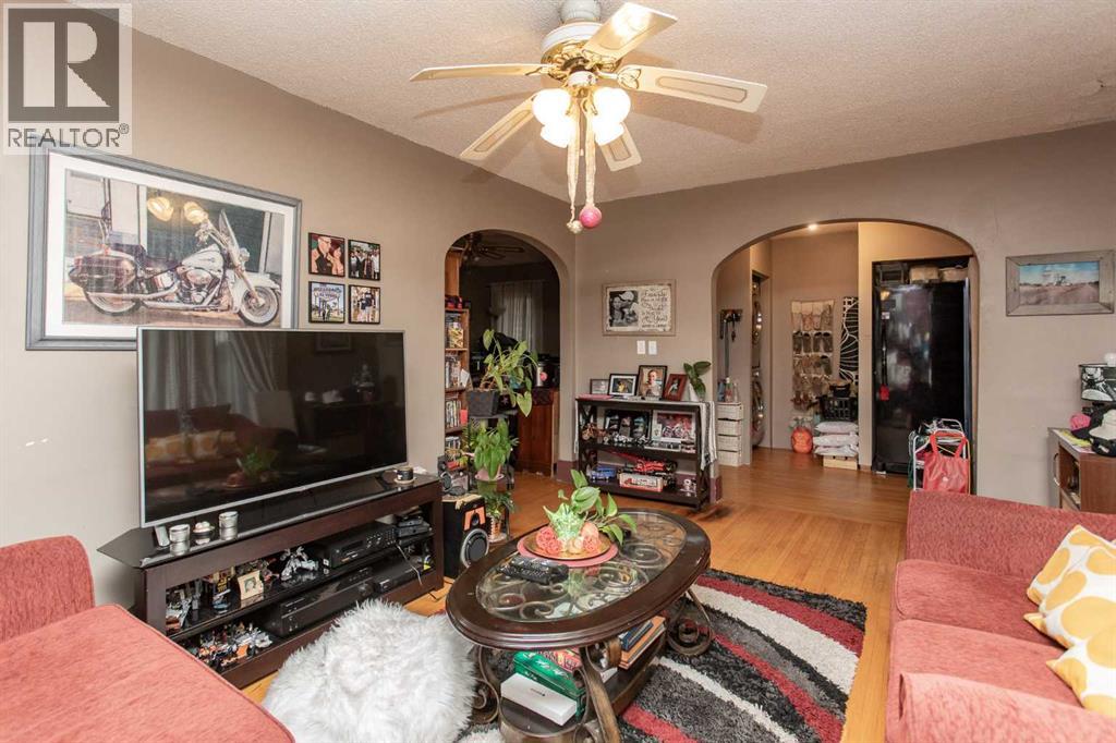 5423 50 Avenue - 5