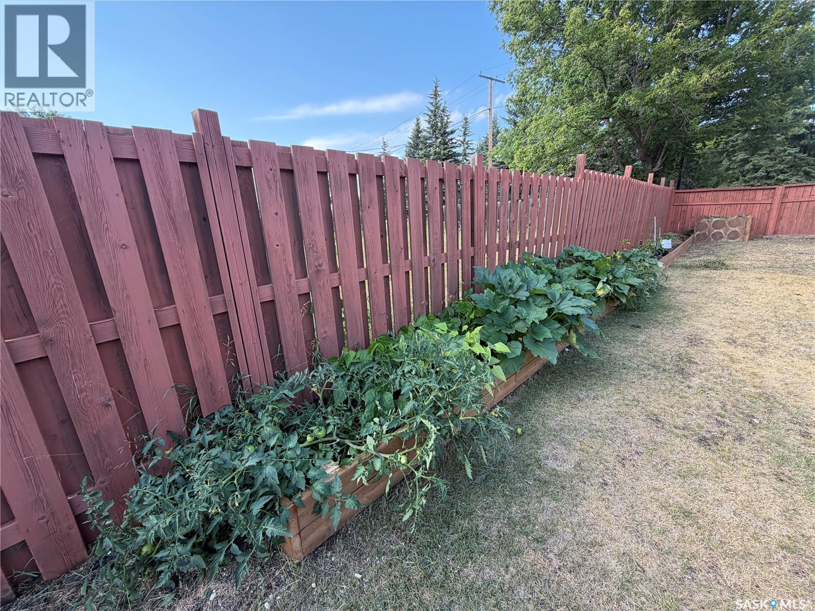 228 8th AVENUE E - Image 44