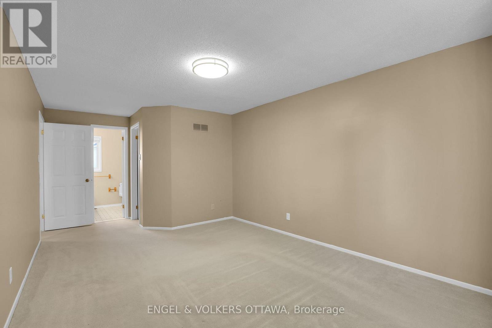 28 WEYBRIDGE DRIVE - 20
