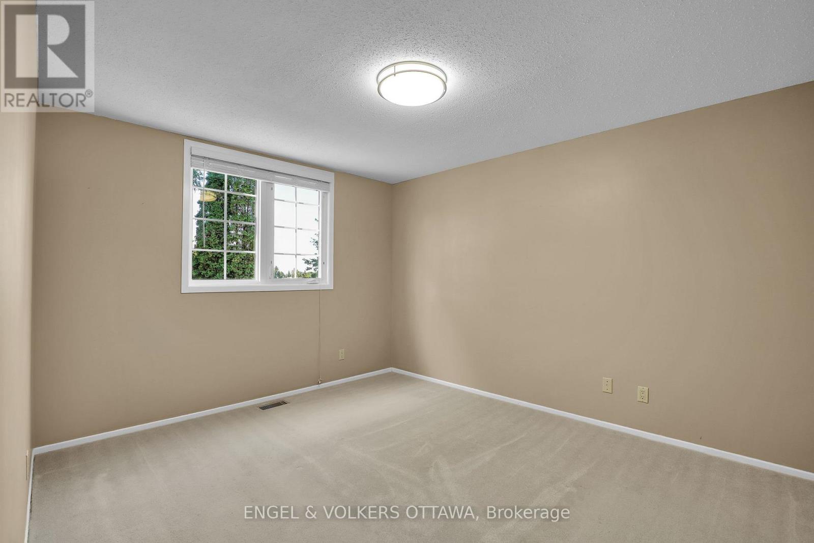 3 Bed, 3 Bath House for Sale in Ottawa – 28 WEYBRIDGE DRIVE, Ottawa – MLS# X13673764 - Image 33