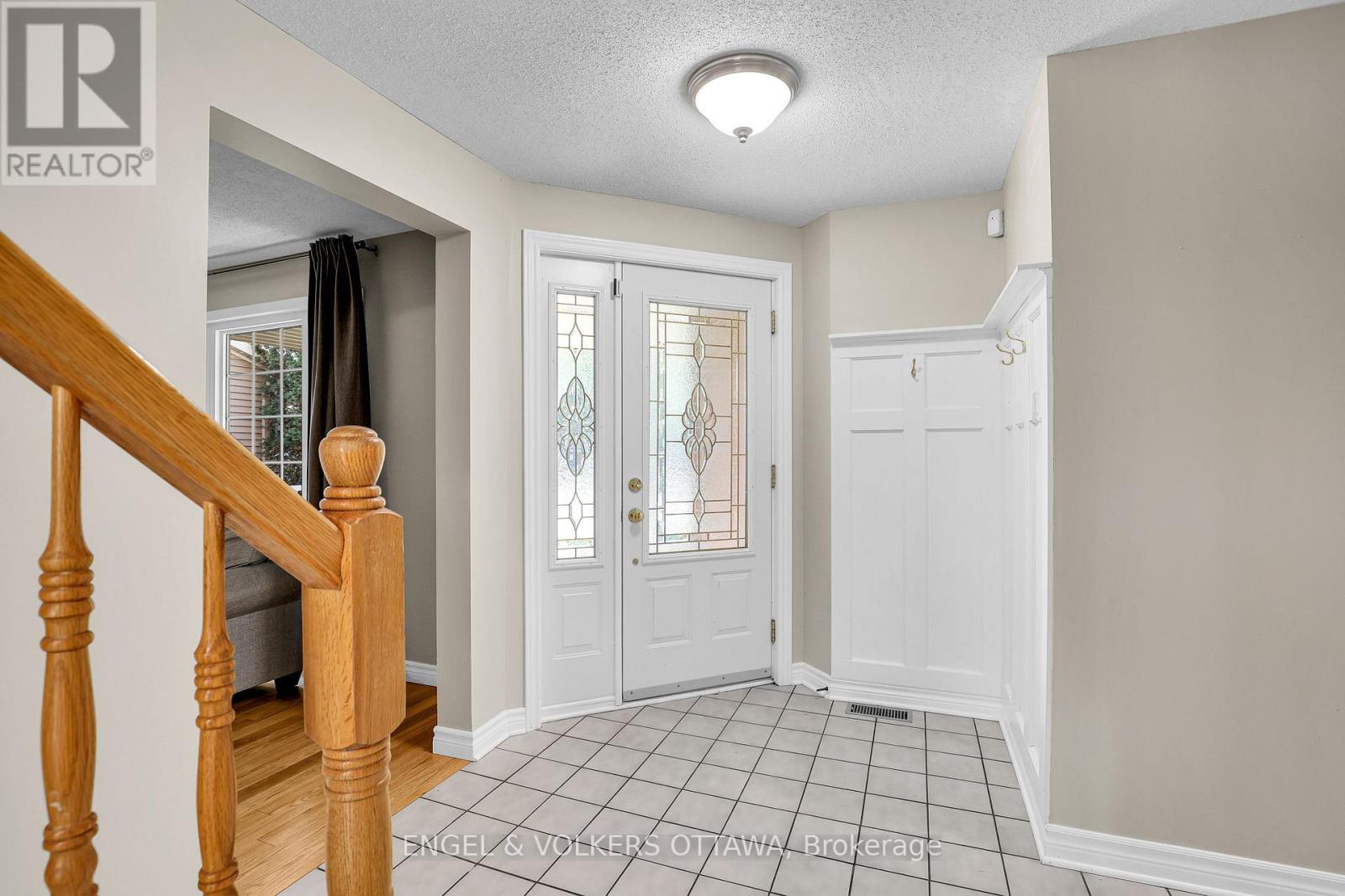 28 WEYBRIDGE DRIVE - 5