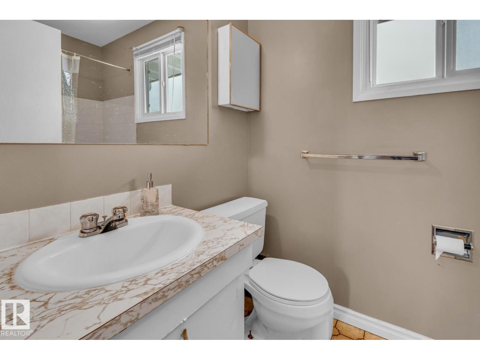 221 HARRISON DR NW - 31