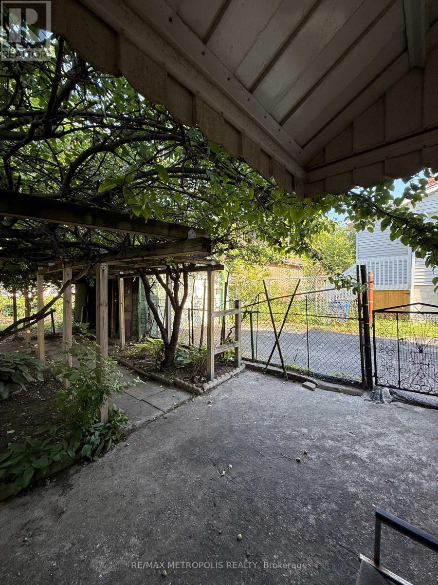 175 CELINA STREET - 40
