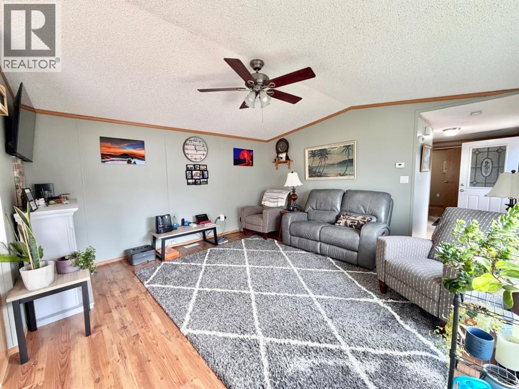 4612 48 Street - 11