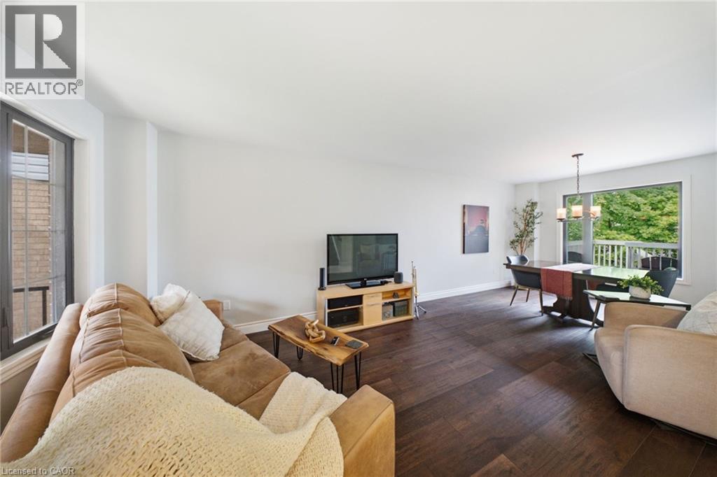 19 BOULDER Crescent - Image 16