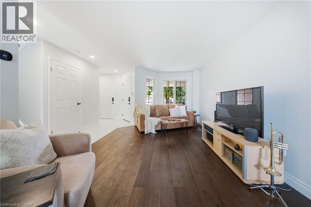 19 BOULDER Crescent - Image 18